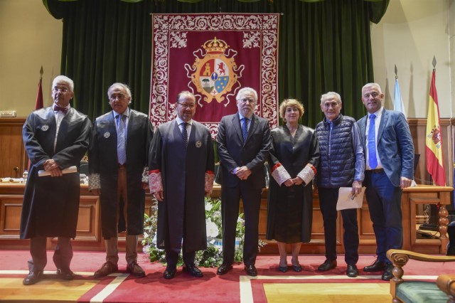 Santalices gaba a “altura de miras" do primeiro Parlamento, por “antepoñer o interese supremo de Galicia fronte a cuestións menores"